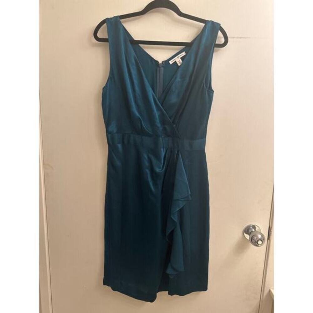 Banana Republic 100% Silk‎ Regal Emerald V Neck Ruffle Classy Holiday Sheath 10P